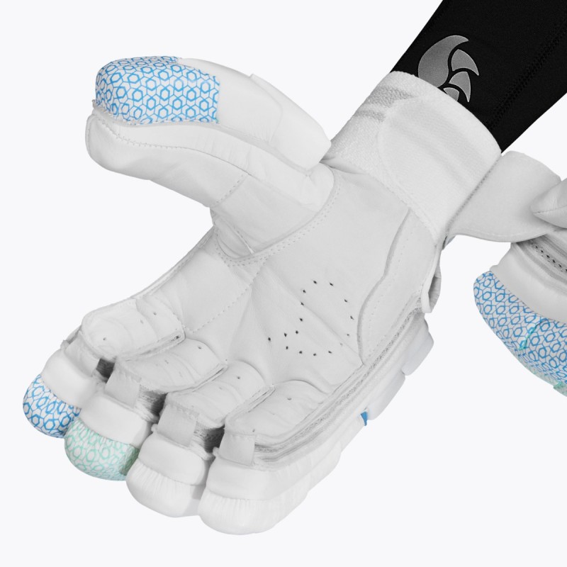 DSC Cynos Pro Batting Gloves DSC Cynos Pro Batting Gloves