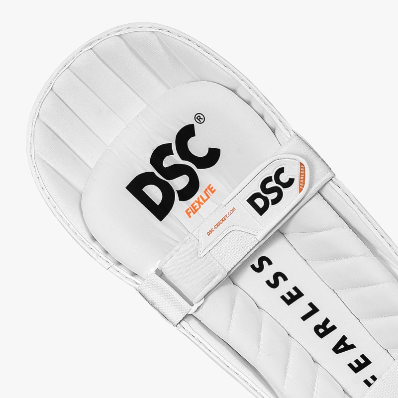 DSC Flex Lite Moulded Batting Leg Guard (White) DSC Flex Lite Moulded Batting Leg Guard (White)