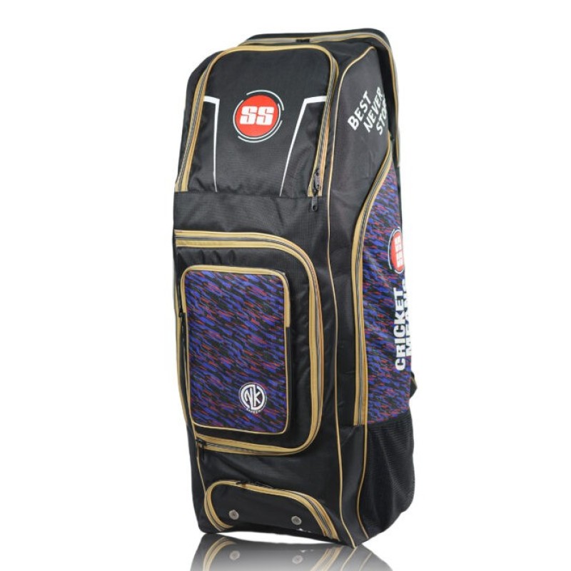 SS KITBAG PLAYER Wheelie Kitbag SS KITBAG PLAYER Wheelie Kitbag