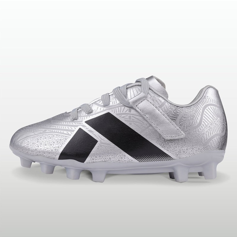 Nivia Carbonite 8.0 Kids Stud - Silver Nivia Carbonite 8.0 Kids Stud - Silver