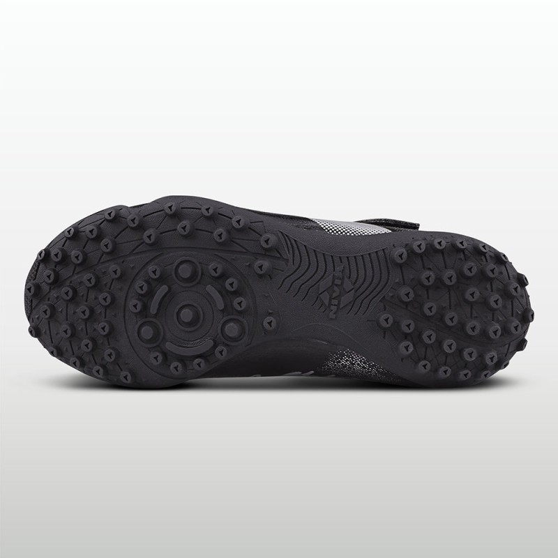 Nivia Carbonite 8.0 Kids Turf - Black Nivia Carbonite 8.0 Kids Turf - Black