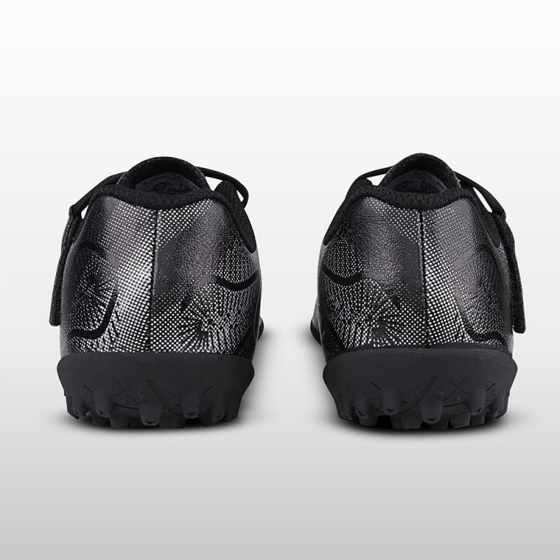 Nivia Carbonite 8.0 Kids Turf - Black Nivia Carbonite 8.0 Kids Turf - Black
