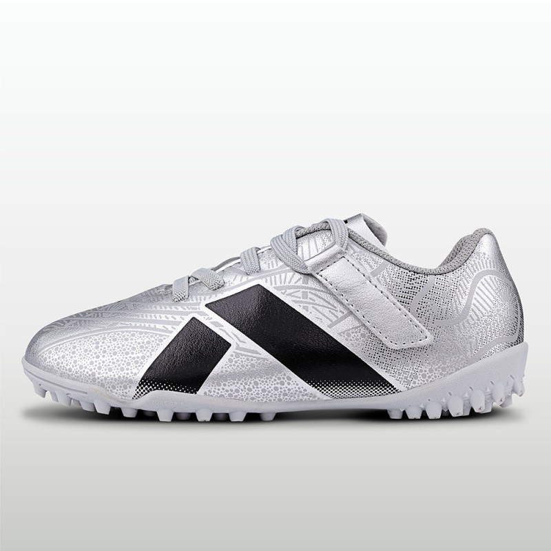Nivia Carbonite 8.0 Kids Turf - Silver Nivia Carbonite 8.0 Kids Turf - Silver