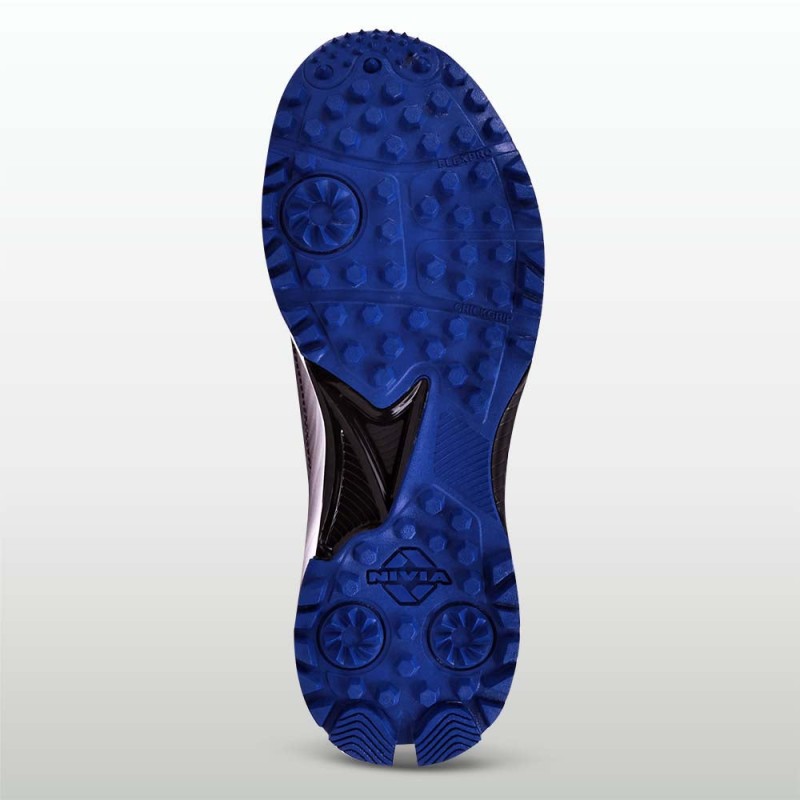 Nivia Hat Trick Cricket Shoes Nivia Hat Trick Cricket Shoes