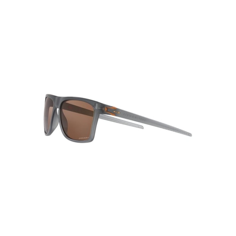 Oakley Brown UV Protection Rectangular Sunglasses for Men Oakley Brown UV Protection Rectangular Sunglasses for Men